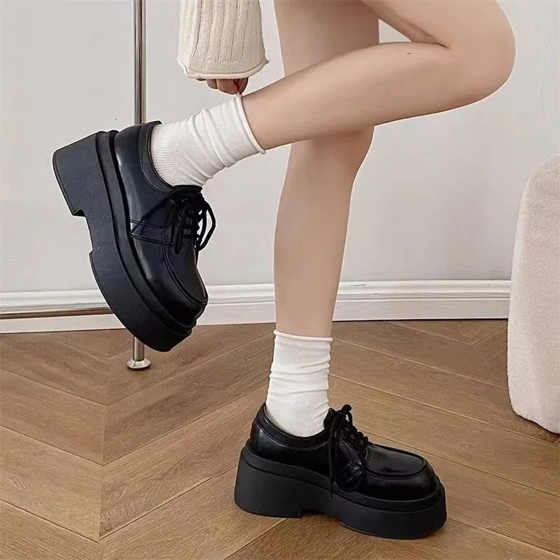 Winter Shoes Womens Oxford Clothing Platform Womens Shoes Autumn Pre made Leather Retro Cross Crawling Dress 241106