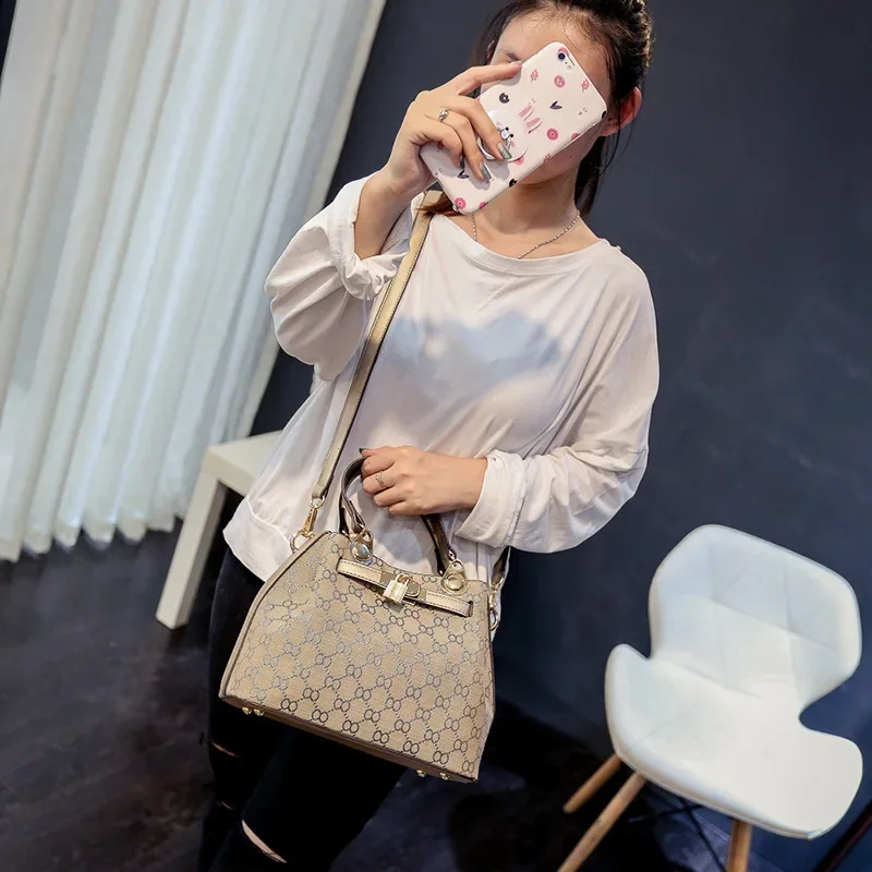 New Retro Women's Bag Handbag Korean Version Fashion Trend Versatile Cross Shoulder Handbag