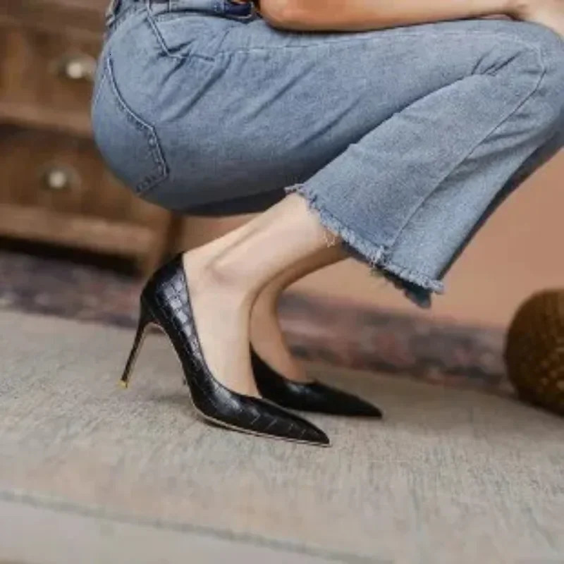 2024 spring and summer brown comfortable all-match high heels womens stiletto sexy single shoes women 241106