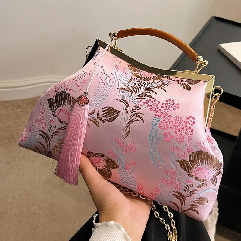 Womens retro lock shell clip flower fringe cross body bag er chain shoulder bag beige gold pink handbag and wallet 241107