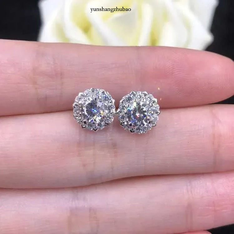 Solid 14K White Gold AU585 Platinum PT950 0.4 Carat Dia Stud Moissanite Simple Atmosphere Earrings