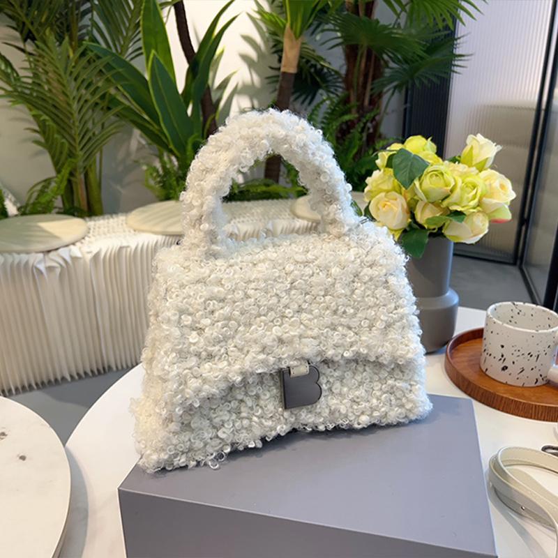 Designer Tech Fleece Fur Handbags Womens Purses Small Size Banquet Clutch Elegant High Quality Crossbody Bag free shipping