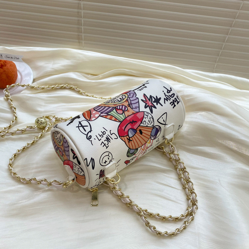 2021 Summer New Kawaii Cute Shoulder Bag Female Bear Graffiti Underarm Cylinder Bag Female Chain Shoulder Messenger Bag