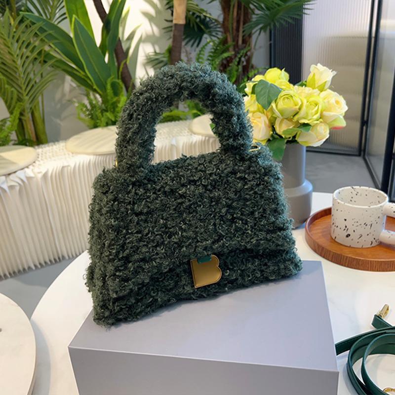 Designer Tech Fleece Fur Handbags Womens Purses Small Size Banquet Clutch Elegant High Quality Crossbody Bag free shipping