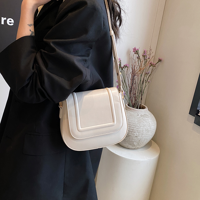 LEFTSIDE Small Crossbody Bags for Women 2024 New Trend Fashion PU Leather Shoulder Bag Female Y2K Simple Handbags and Purses