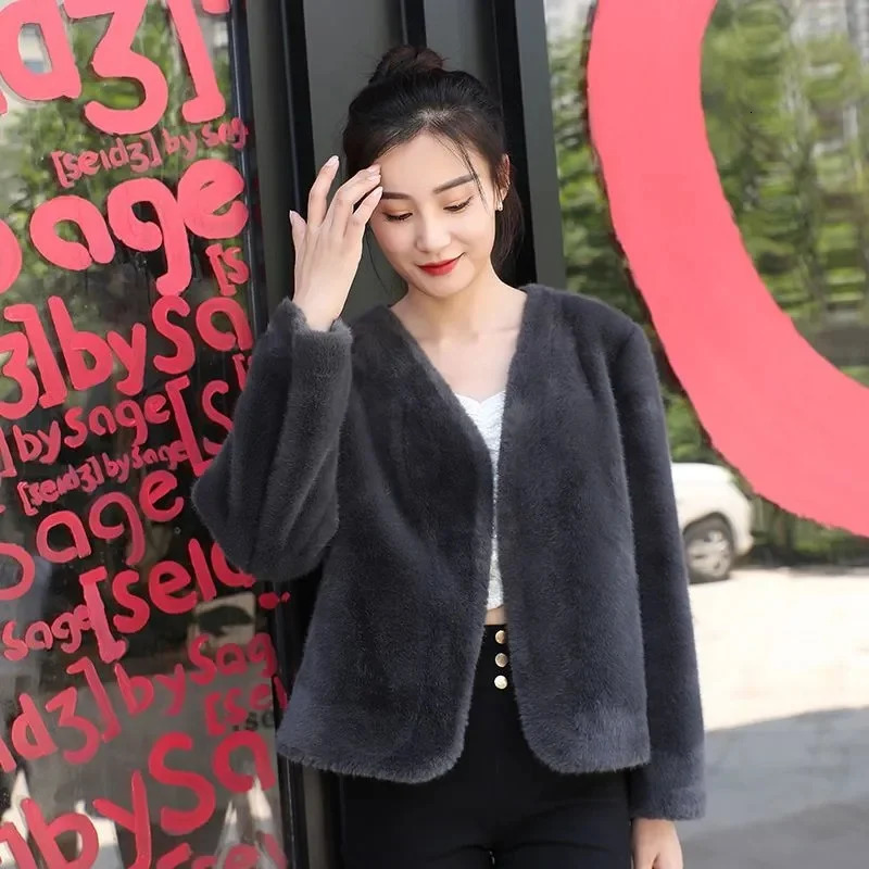 autumn and winter rabbit fur fur coat womens mink fur coat short plush coat duvet cover black 241107