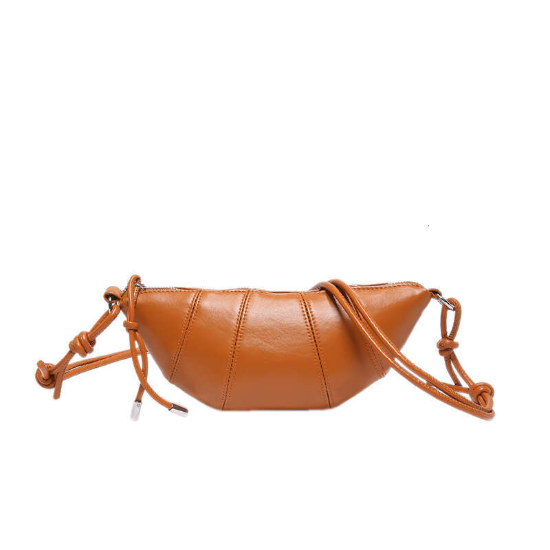 French style niche casual women's shoulder 2024 new trendy fashionable saddle bag, personalized and simple crossbody bag