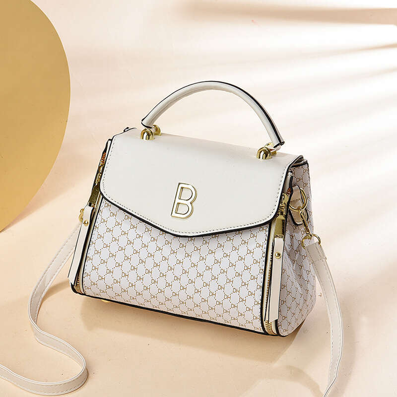 Women's handbag style classic women's travel shoulder small square bag bags