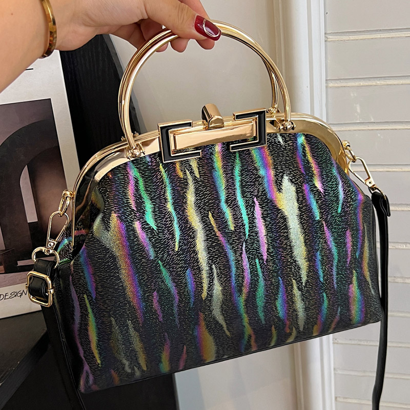 Designer Brand Women Lock Chic Shell Clip Big Handbags Retro Lady Black White Pink Messenger Bags Evening Clutch Shoulder Bags