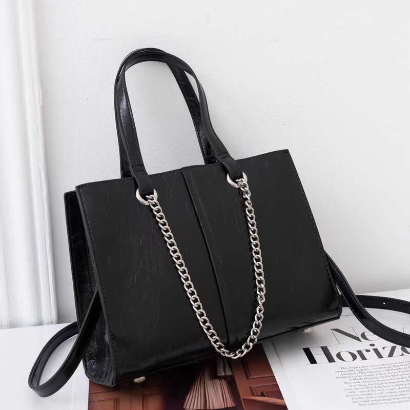 OLOEY Sier Chains Decoration Handbag Flap Bag Female Light Leather Cow Skin Fashion Popular PC Holder Formal Wearing