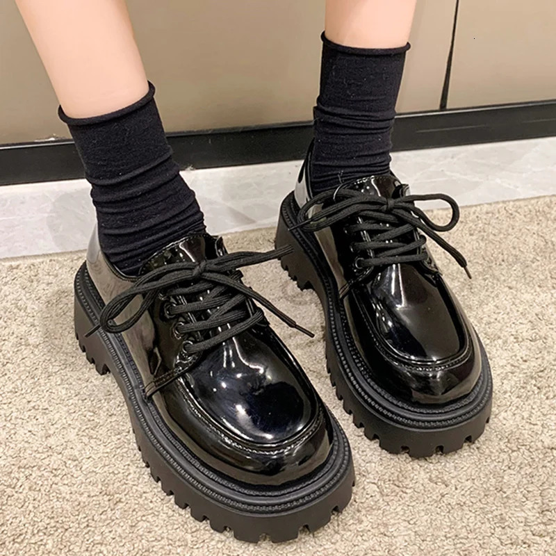Rimocy Thick Platform Oxford Womens Shoes Fall Non slip Lace Upper Flat Bottom Womens Thick Bottom Patent Leather Gothic Shoes 241106