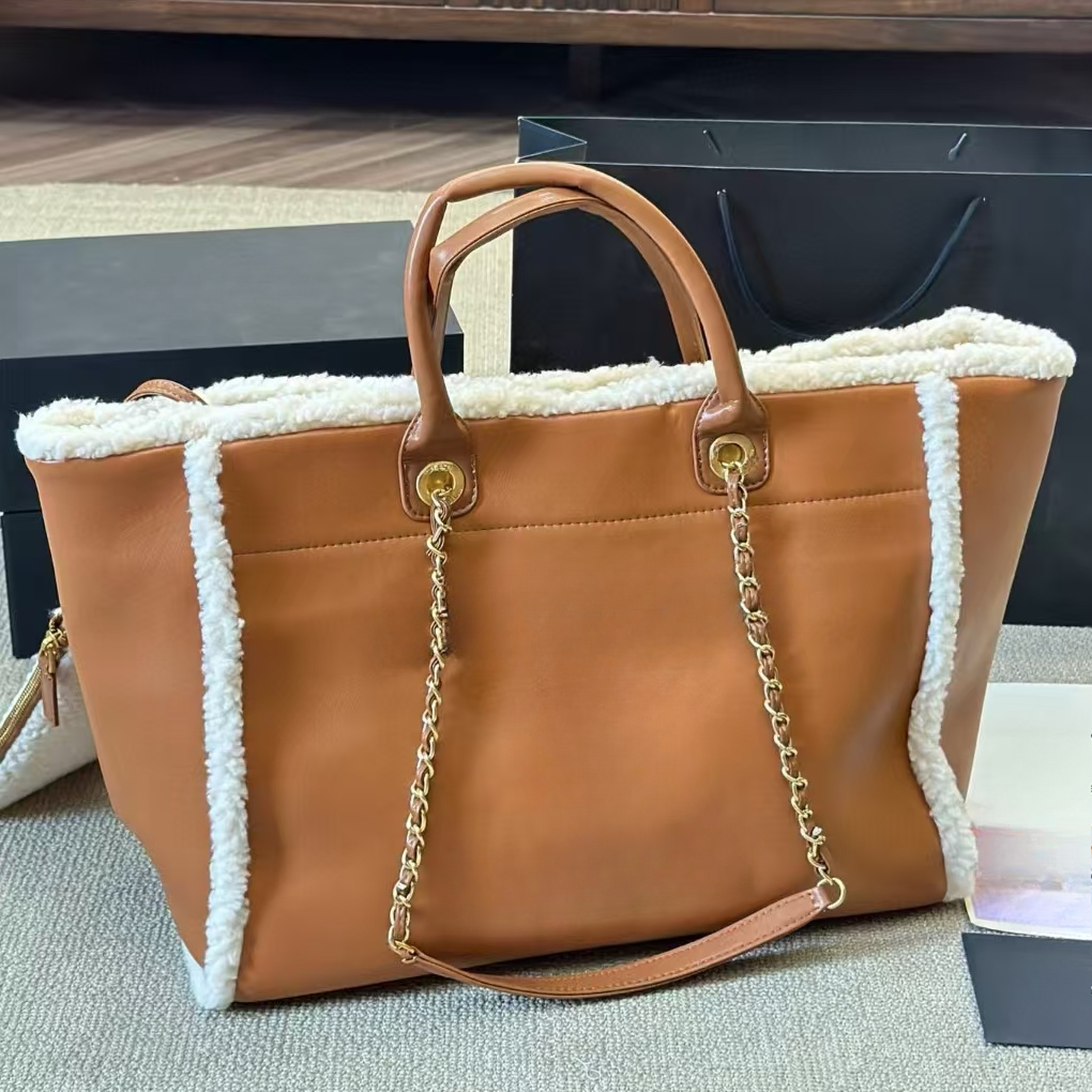 Lamb Wool and Real Leather Shoulder Bag Women Luxury Brown Beach Shopping Tote Bag Gold Chain Purses And Handbags Large Capacity Letter Luggage Winter Travel Bag 2944