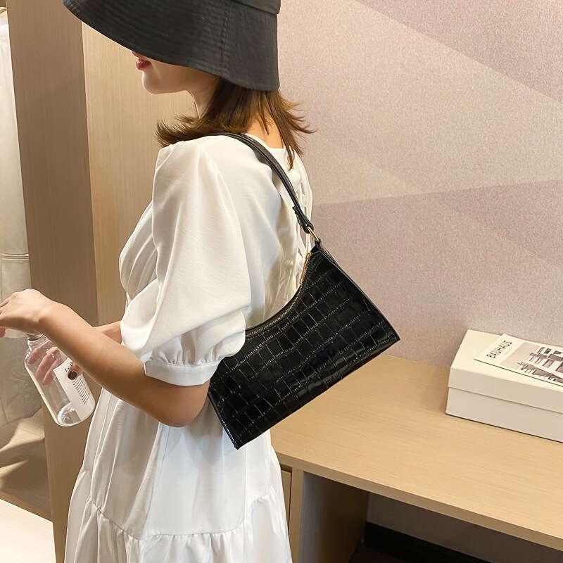 Underarm women's 2022, trendy new style, single shoulder bag, solid color, soft surface, stick bag