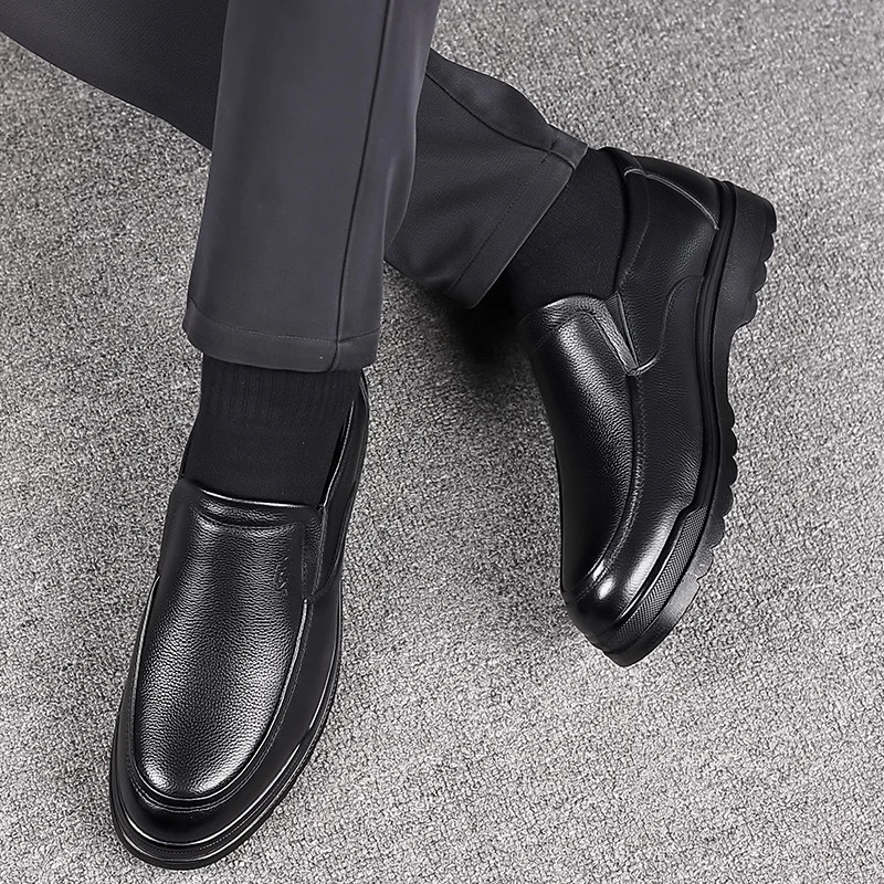 Handmade Genuine Leather Shoes for men Casual Soft Rubber Loafers Business dress Shoes Casual Plus Velvet Spring Autumn 241106