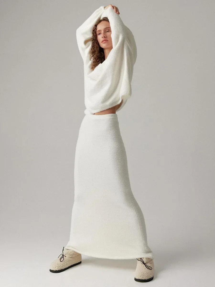 Bornladies Women Knitted V-neck SweaterSkirt Sets Autumn Winter Thick Casual Sweater Warm Fashion Skirt Pullover 2 Pieces Sets 241107