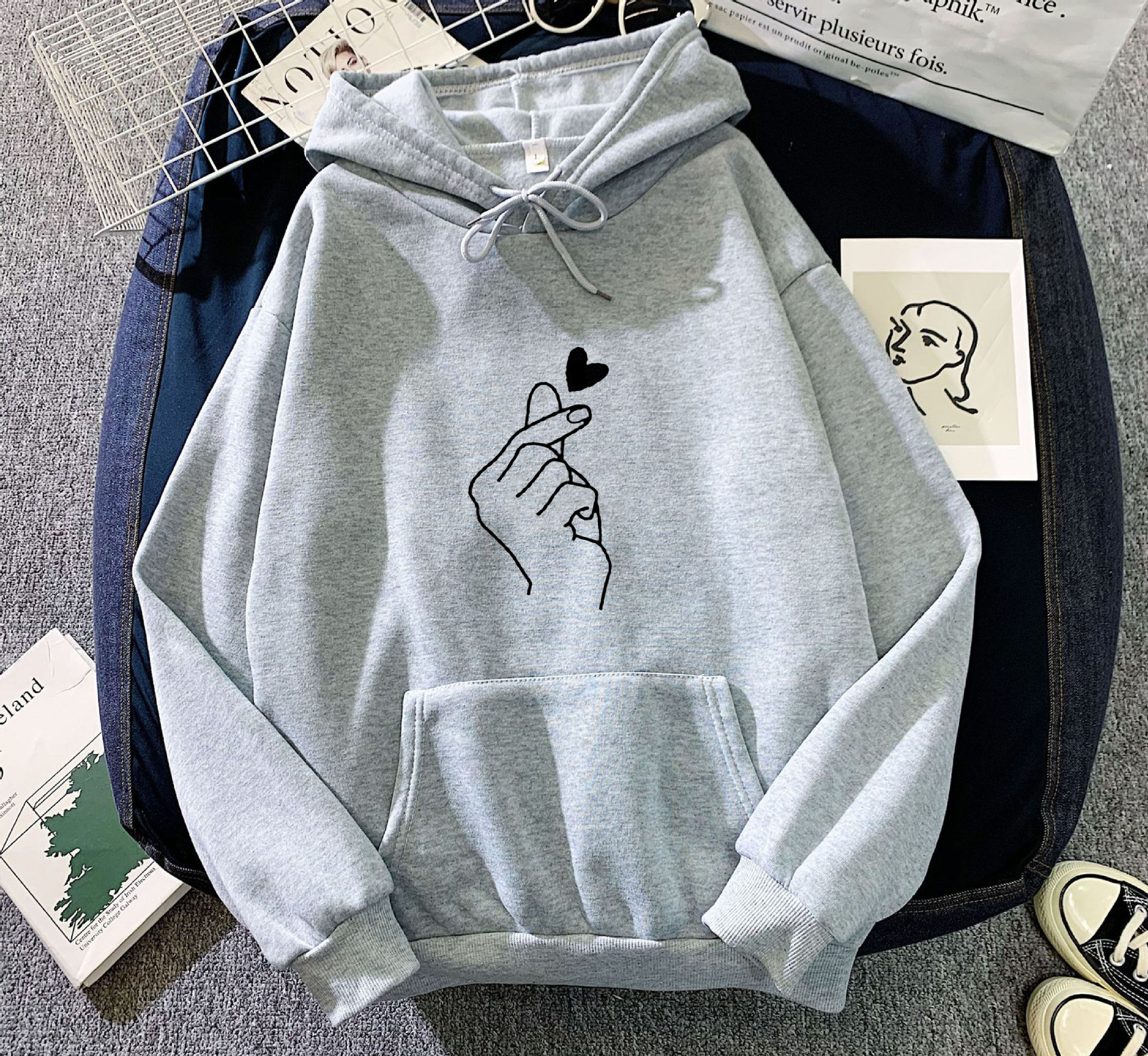 New designer's specially designed plush hoodie for men and women in autumn and winter, loose fitting top for couples, fashionable hoodie, trendy 
