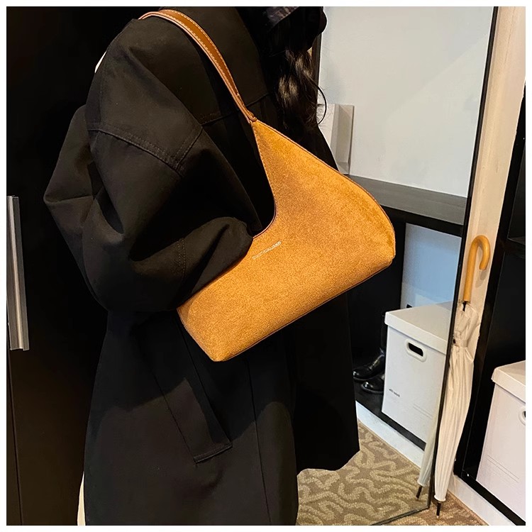 Trendy Designer Solid Shoulder Bags for Women Handbags and Purses 2024 New Fashion Patent Leather Underarm Ladies Tote Bags