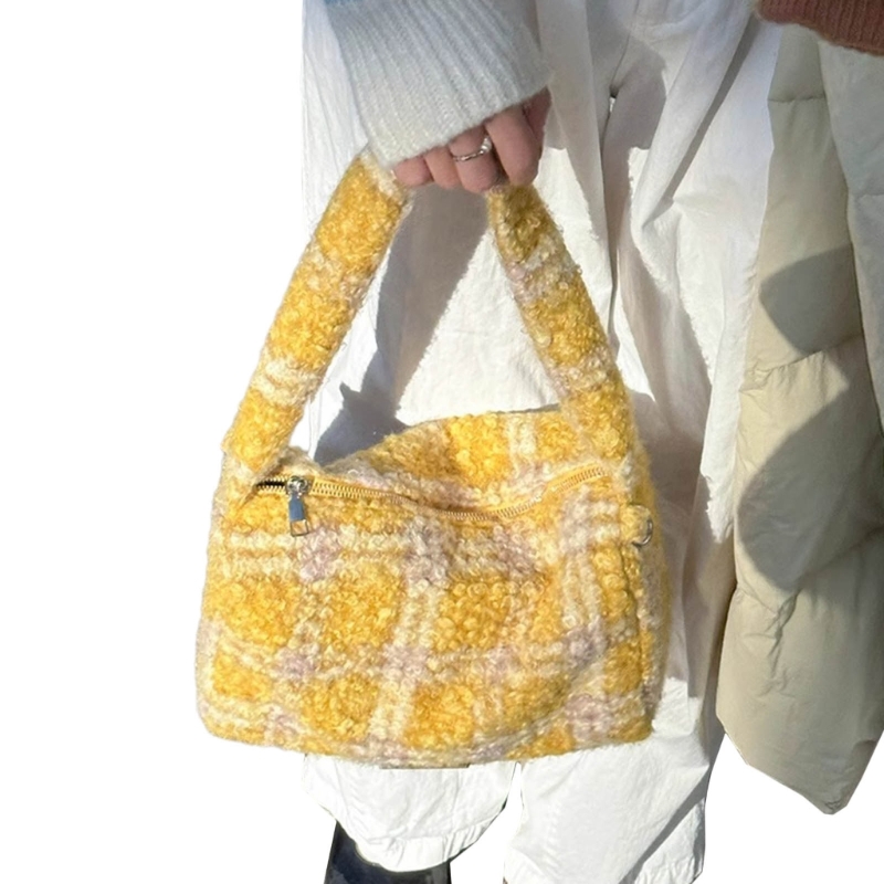 Chic Underarm Bag for Fashion Enthusiasts Stylish Shoulder Handbag Perfect for Any Occasion
