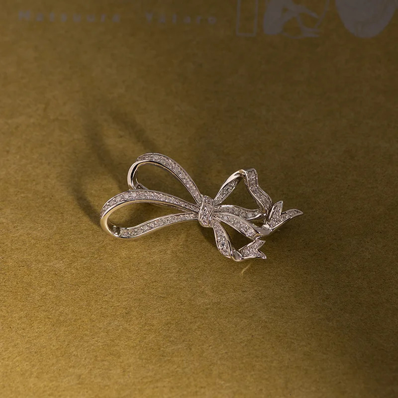 Pure silver ribbon Brooch 925 silver plated elegant everything with high-end badge pin 241107