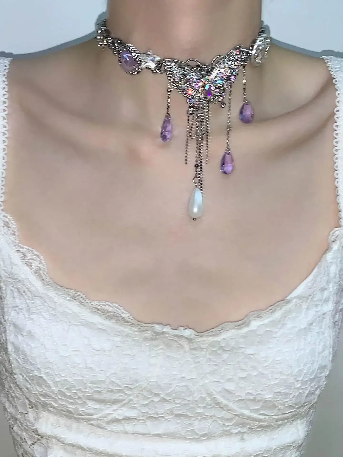 Korean fashion sparkling crystal butterfly pendant necklace Bohemian jewelry retro heart-shaped necklace Y2K charm 241107