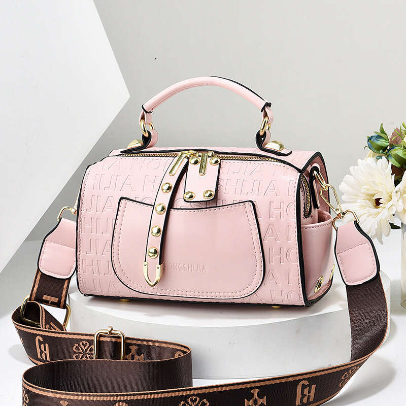 New Quality Handbag Exquisite Small Shoulder Simple and Versatile High end Crossbody Women's Bag Bags