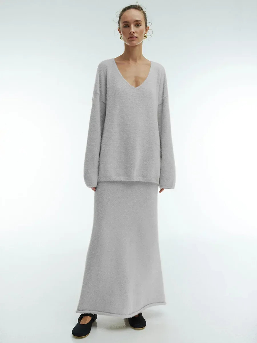 Bornladies Women Knitted V-neck SweaterSkirt Sets Autumn Winter Thick Casual Sweater Warm Fashion Skirt Pullover 2 Pieces Sets 241107