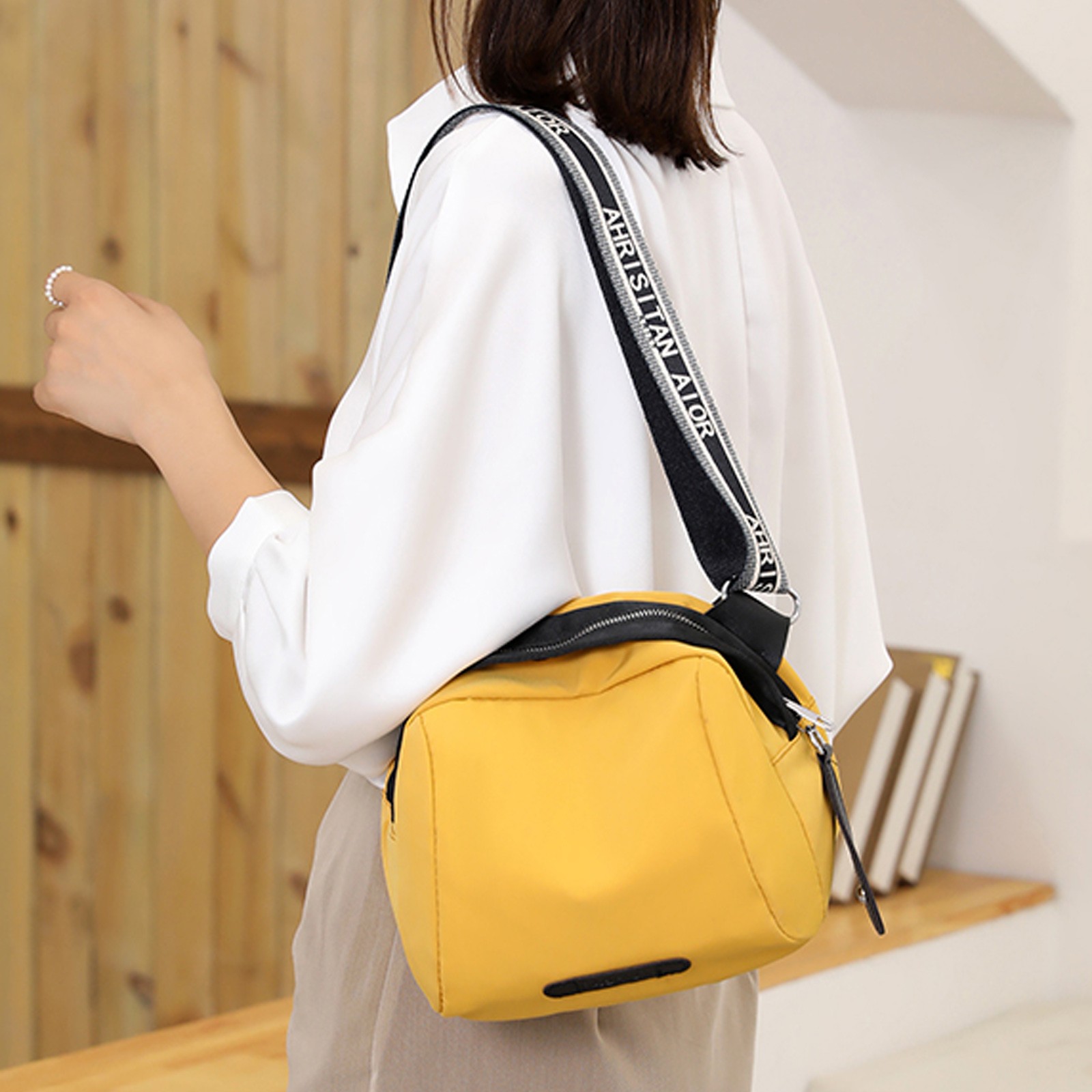 New Women Crossbody Bag Fashionable Casual Shoulder Bag Lightweight Nylon Fabric Crossbody Purse Bolsos De Mujeres En Oferta
