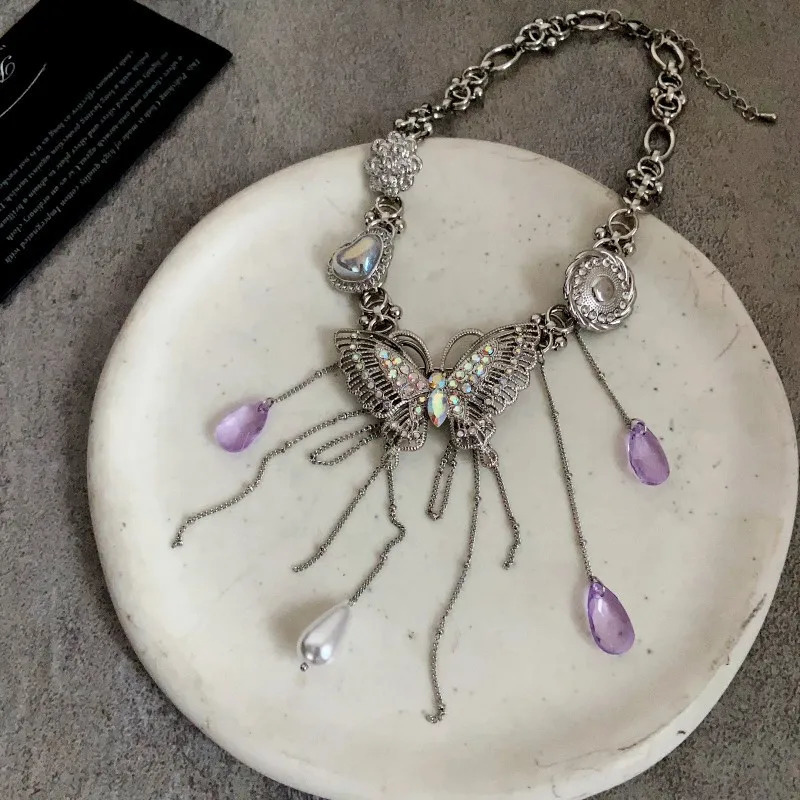 Butterfly necklace Korean fashion sparkling crystal pendant Bohemian jewelry retro heart-shaped party necklace womens Y2K charm 241107