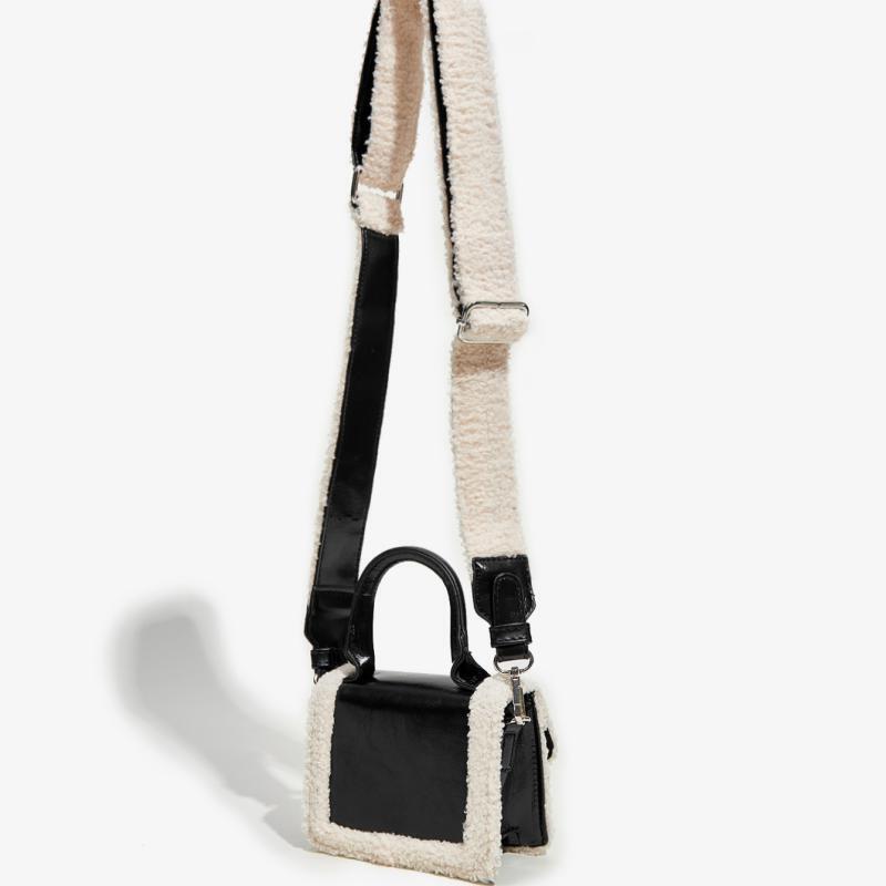 Autumn Niche Design Versatile PU Plush Crossbody Bag.