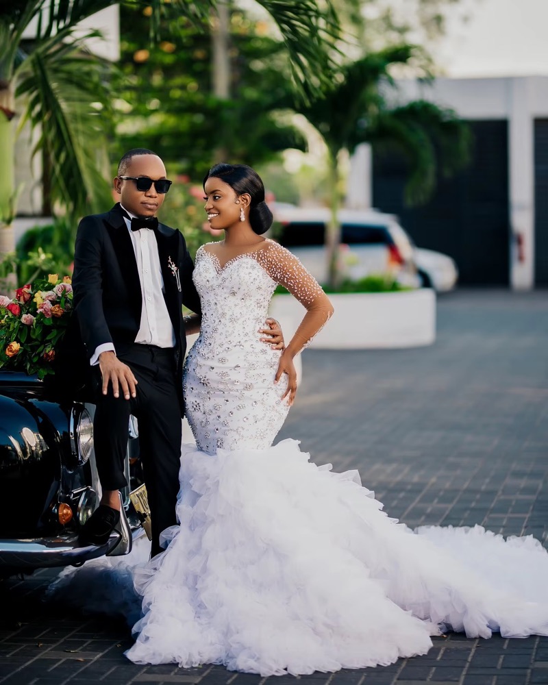 Plus Size White Mermaid Wedding Dresses Customized Arabic Aso Ebi Beaded Crystals Tiers Organza Bridal Gowns