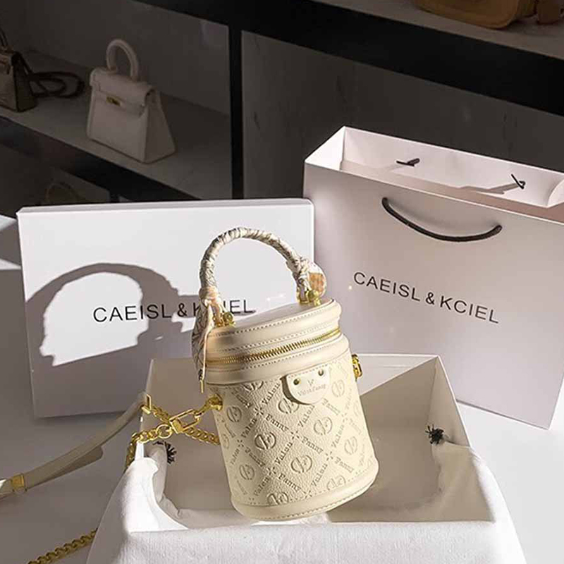 2023 trendy women's bags with niche design high-end embossed handheld crossbody bag mini shoulder bag for women