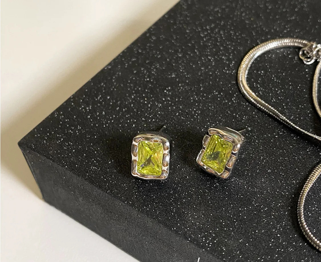 Fashionable green rhinestone double necklace luxurious niche accessible chain free delivery 241107