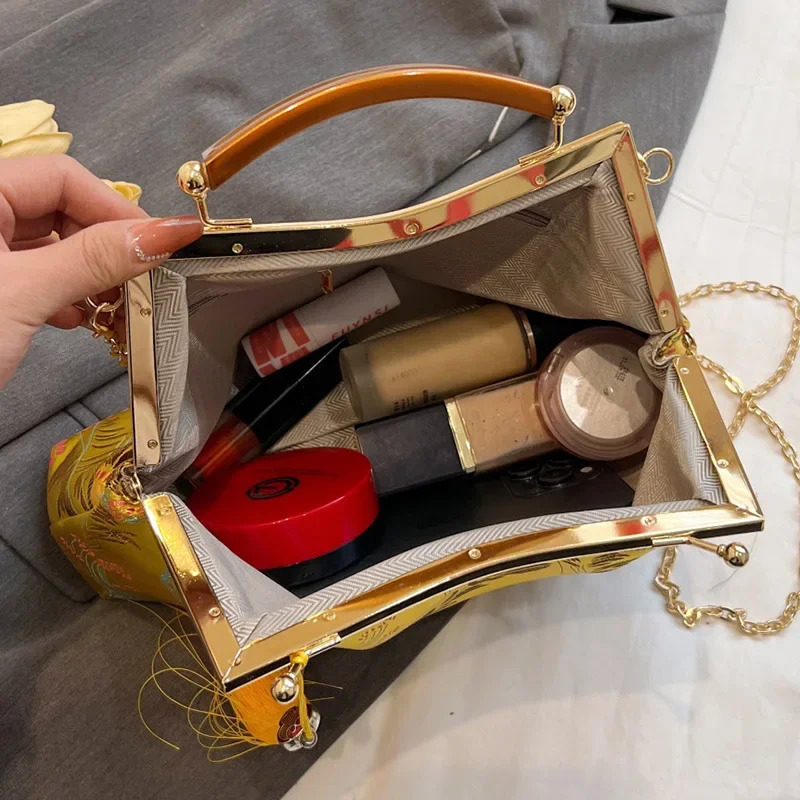 Womens retro lock shell clip flower fringe cross body bag er chain shoulder bag beige gold pink handbag and wallet 241107