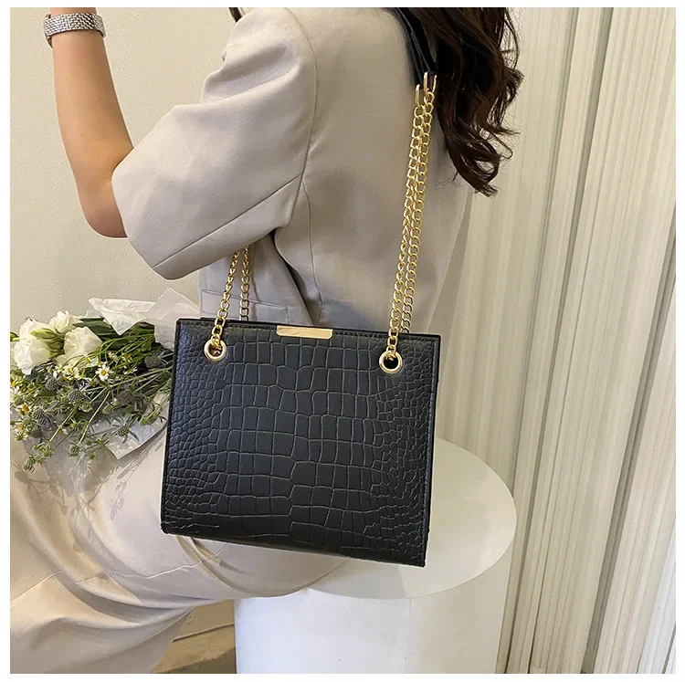 2024 Fashion Luxury Female Crossbody Bags for Women Designer Shoulder Bag Chain Solid Color Messenger Bag Handbags