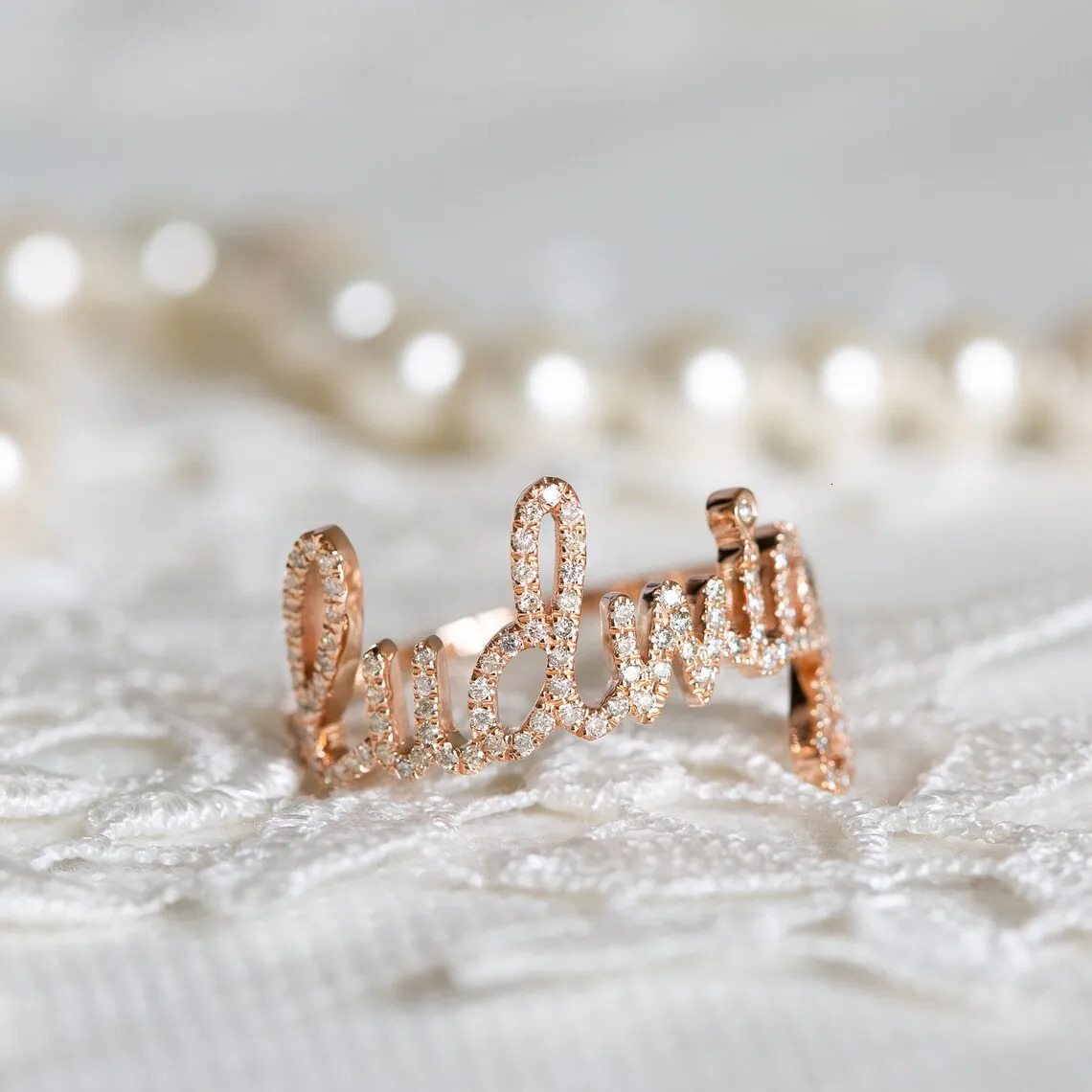 Customized Crystal Stone Womens Name Ring Diamond Letter Pendant Wedding Jewelry Gift 241106