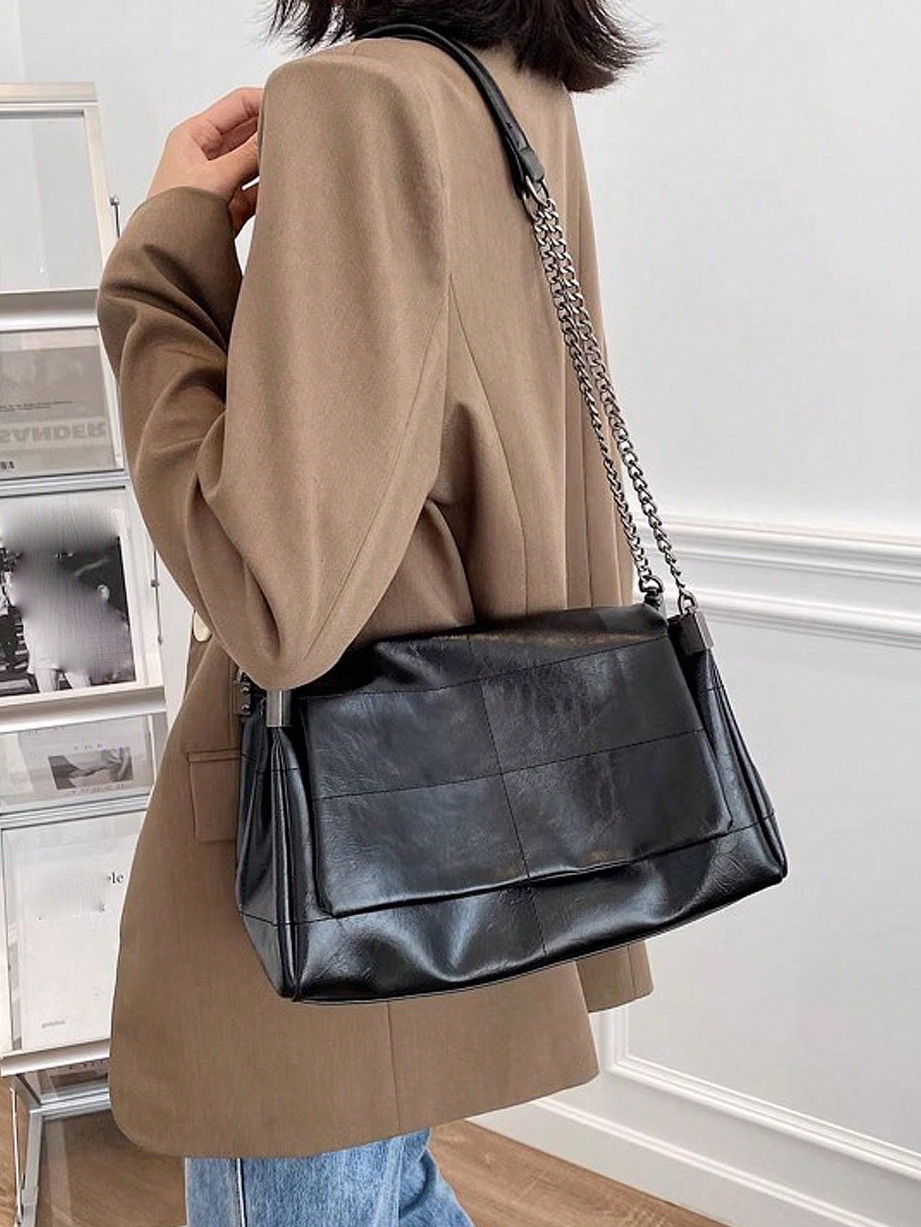 Large capacity commuting bag 2024 new spring/summer women's chain tote bag, high-end and fashionable single shoulder underarm ba