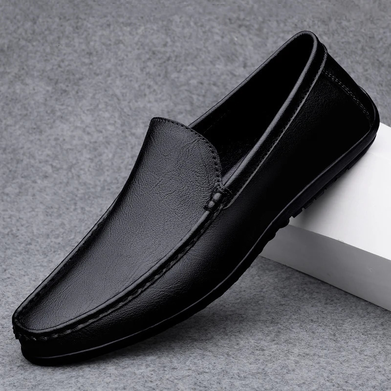 Genuine leather Loafers mens Moccasin fashionable slide on soft flat casual mens shoes Adult mens shoes Handmade boat shoes 241106