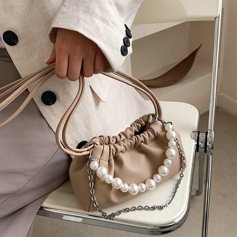Women's premium texture luxury shoulder bag 2021new fashion designer pure color fold pearl chain handbag all-match messenger bag