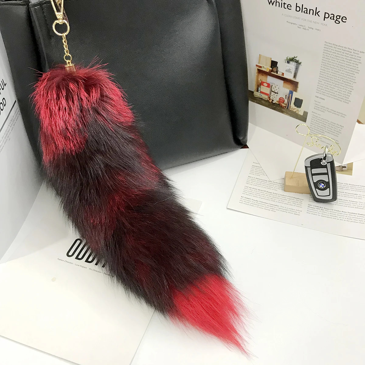 Real fox fur tail keychain large natural fur tail keychain pendant role-playing tail cute wolf fox tail fur car keychain 241107