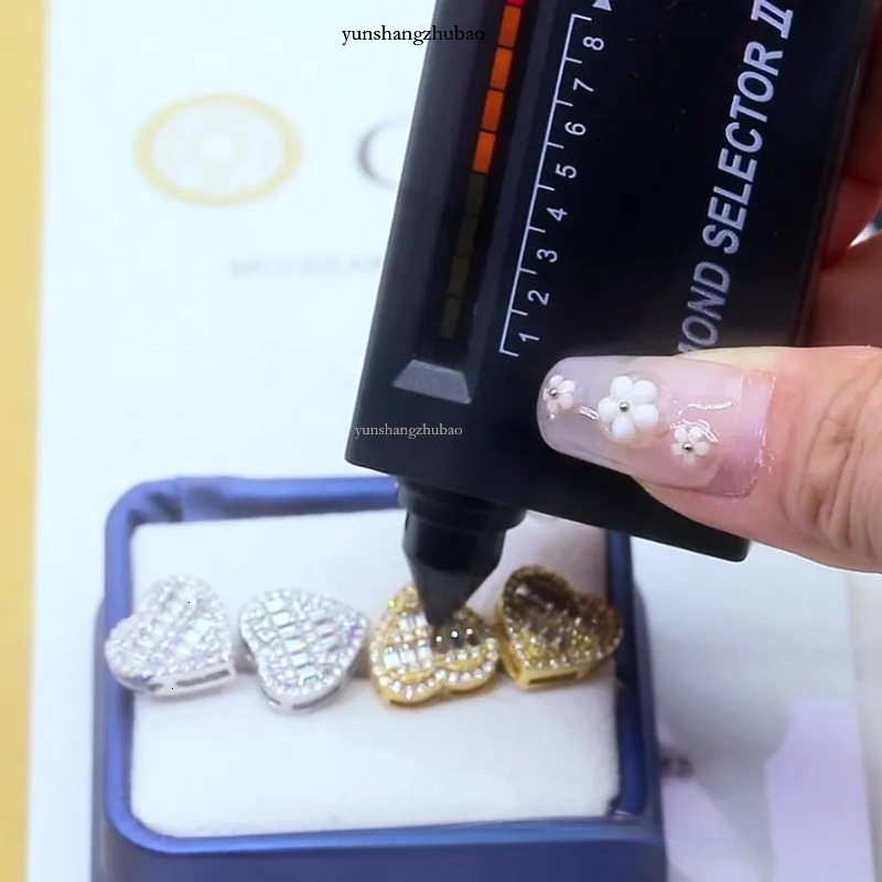 Yellow White Gold Plated Sterg Sier VVS Baguette Moissanite Heart Earrings Studs Nice Gift for Men Women