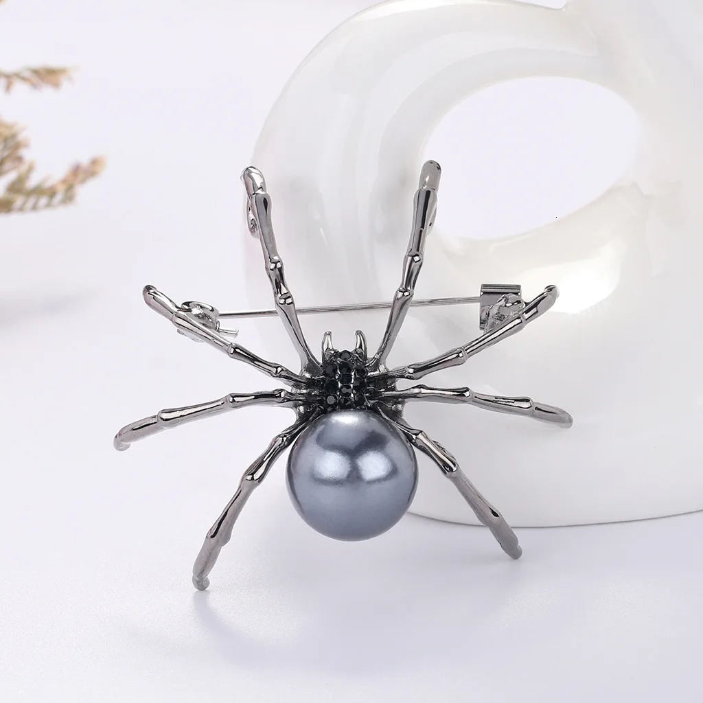 Exaggerated Black White Spider Creative Brooch Men Party Clothes Scarf Accessories Pin Brooches Gift 241107