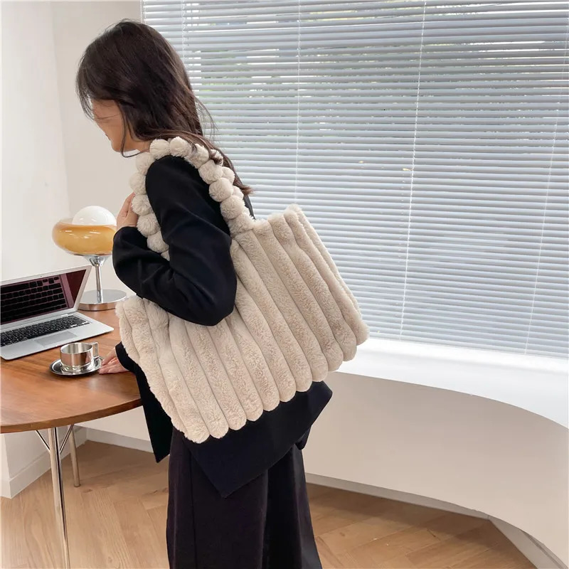 Womens plush shoulder bag large capacity handbag womens casual warm fabric handbag soft fluffy striped shopping bag 241107