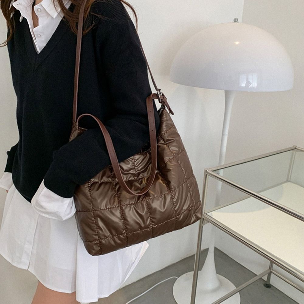 Women Large-capacity Shoulder Bags Casual Underarm Bag Down Cotton Tote Bags Fashion Space Cotton Padded Handbags 2023