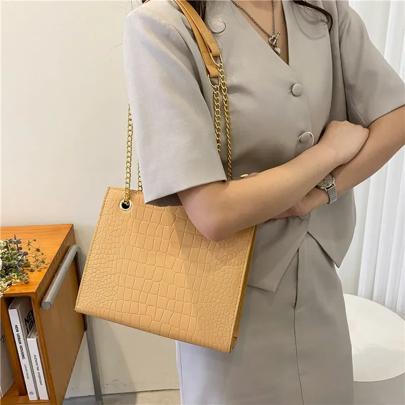2024 Fashion Luxury Female Crossbody Bags for Women Designer Shoulder Bag Chain Solid Color Messenger Bag Handbags