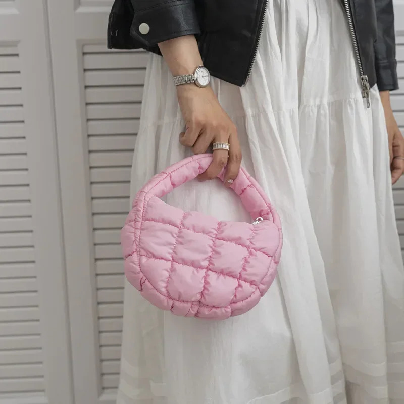 2025 Womens Wrinkle Grid Cloud Warm Bag Bottom Bag Mini Handbag Fashion Candy Colorful Bag 241106