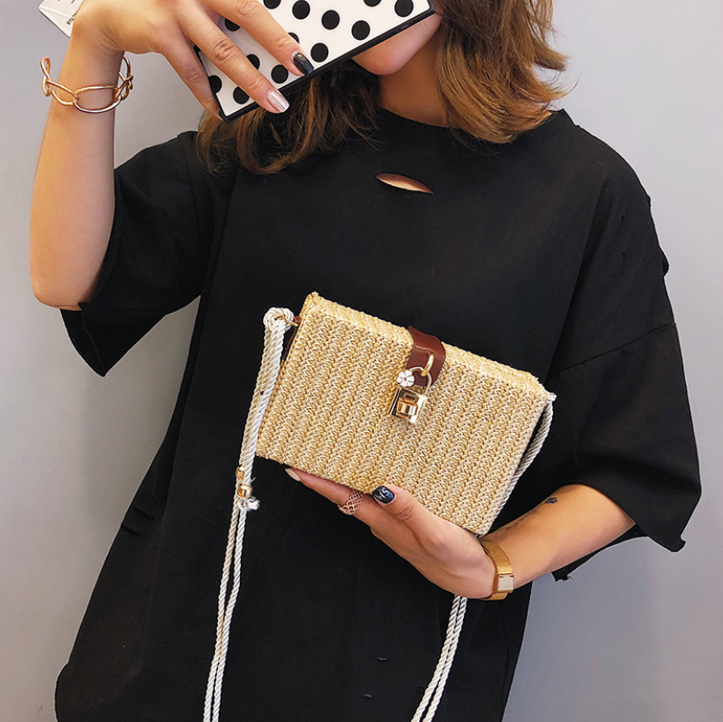 Handmade Straw Shoulder Bag Summer Women's Woven Rattan Bag Vintage Beach Cross Body Bag Female Lock Handbag With Flowers