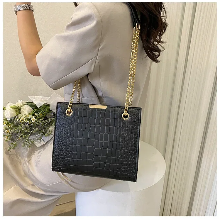 2024 Fashion Luxury Female Crossbody Bags for Women Designer Shoulder Bag Chain Solid Color Messenger Bag Handbags