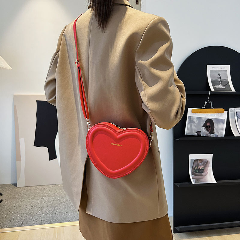 Hot Sale Heart Shape Crossbody Bags For Women Solid Pu Leather Shoulder Bags Fashion Handbags