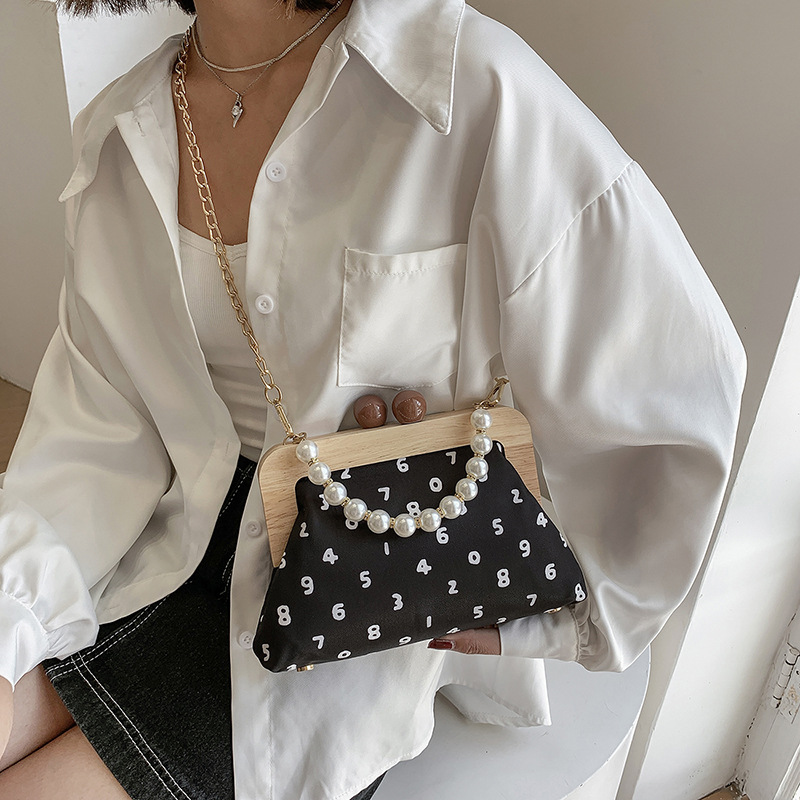 Pearl Portable Clip Buckle Shoulder Bag Female 2021 Korean Fashion Cute Western Style Chain Messenger Shell Bag