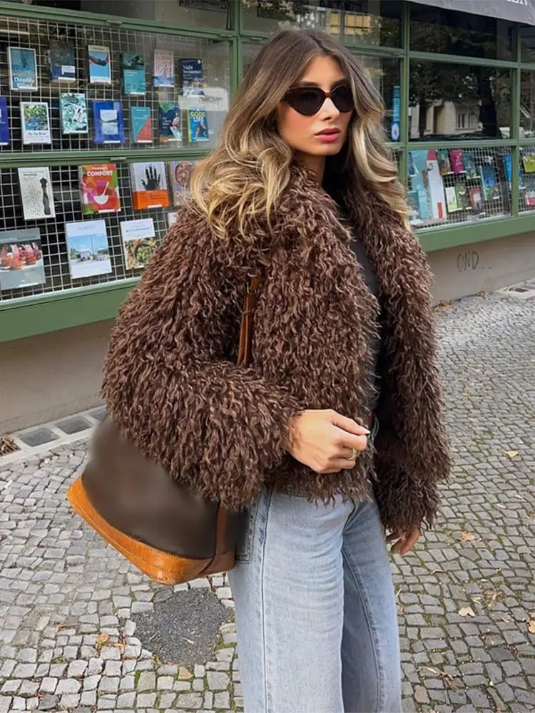 Fashionable brown womens short synthetic fur leather jacket elegant lapel long sleeved fluffy cardigan winter womens solid warm street jacket 241107